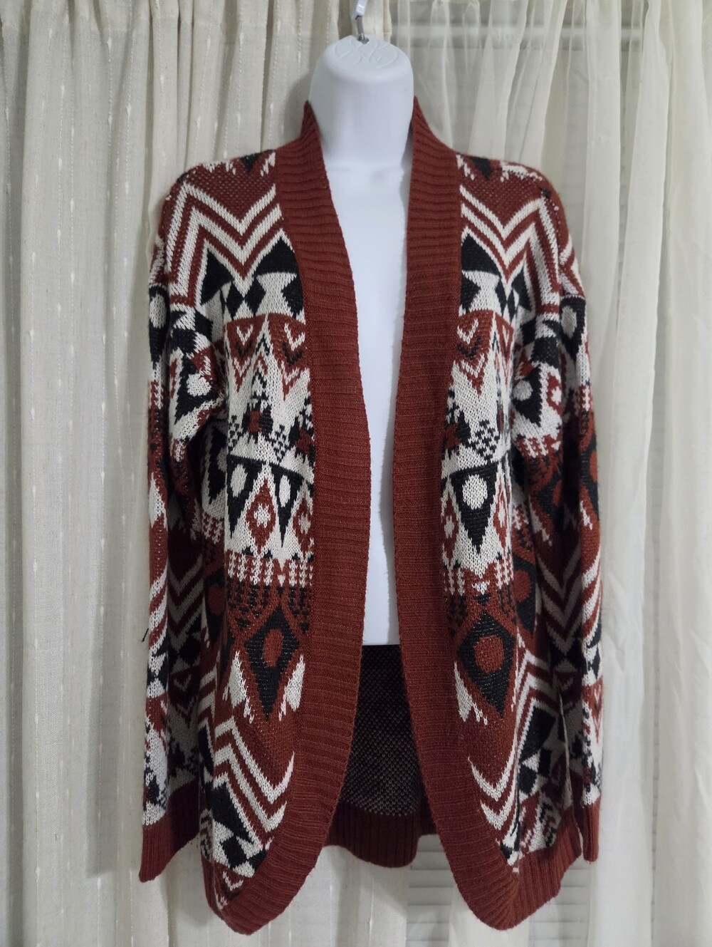No Comment Geometric Open-Front Cardigan in Red, Brown & Black Size Large